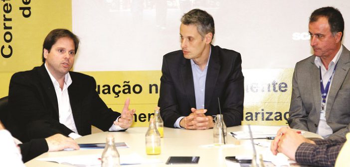 Gustavo Andrade, Fábio Souza e Sérgio Pupo: concessionária não pode ficar esperando o cliente