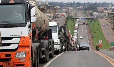 Governo negocia taxa de lucro para caminhoneiros, diz jornal
