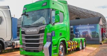RH 460 6×4 a gás da Scania chamou atenção na Agrishow