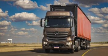 Mercedes-Benz relança Axor Euro 6 e aposta na versatilidade do modelo