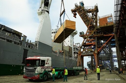 Tarifaço afeta 82% das transportadoras que atuam na exportação