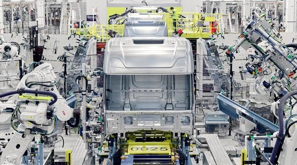 Scania põe para funcionar sua gigante fábrica na China