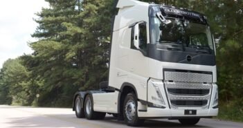 Melhorias aerodinâmicas diminuem o arrasto do Volvo FH 2026