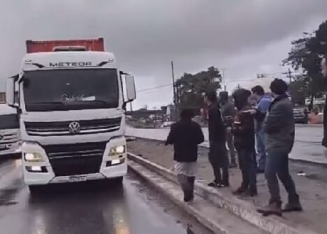 Senado pode votar MP do frete; manifestantes mantêm paralisação no Porto de Santos